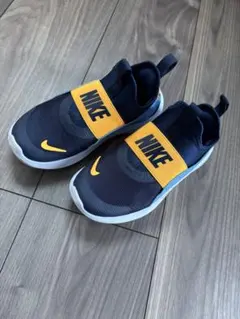 NIKE Flex Runner 4 キッズスニーカー　キッズスリッポン