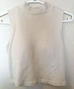 ブラフィールクロップドハイネックT ノースリーブ ナチュラル Mサイズ