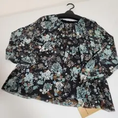 【新品】VIVIENNE TAM 木蓮 芍薬 花柄 パワーネットブラウス ４０のサムネイル