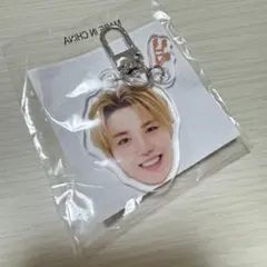 TREASURE PULSE ON popup 顔アクキー　ドヨン　楽