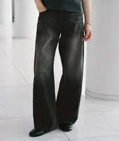 VINTAGE WASHED CURVED DENIM