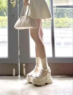 【R&E】厚底ラバーストラップサンダル アイボリーS22.5cmのサムネイル