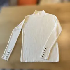 アイボリーハイネックリブニット
