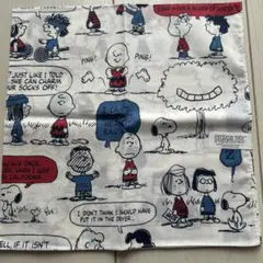 ②PEANUTS スヌーピー ハンカチ バンダナ　コミック柄のサムネイル