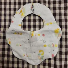 【新品未使用】クマとフルーツデザインのスタイ