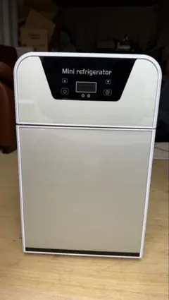 【未使用品】Rakutoolの22L ミニ冷蔵庫 冷凍庫 −9〜65℃のサムネイル