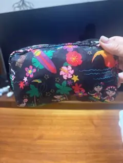 【LeSportsac】ディズニーコラボイッツアスモールワールドハワイ限定ポーチ