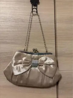 リボン付きベージュサテンパーティーバッグ