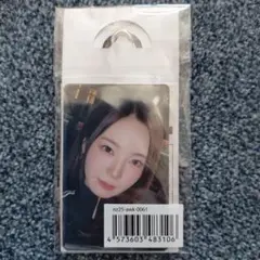 新品未開封　NiziU AWAKE キーホルダー フォトカード トレカ アヤカ