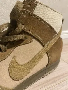 Nike ハイカットスニーカー ベージュ/ブラウン