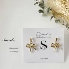 ▪ゴールドリボン▷◁.。チャームピアス／イヤリング