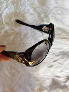 GUCCI サングラス ブラック ゴールド ハートモチーフ - メルカリ