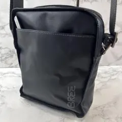 BREEブリー PVCコーティング サコッシュ ミニショルダーバッグ 黒ブラックのサムネイル