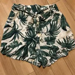 H&Mトロピカルリーフ柄ショートパンツ EUR34サイズ
