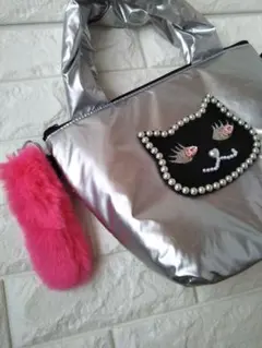 ハンドメイド パール ビジュー 猫ちゃん ピンクファー付　シルバー　トートバッグ
