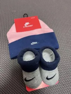 新品　Nike 新生児用 キャップ、ソックス2点セット　0-6M