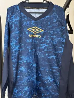 umbro 青 ピステ・ウィンドブレーカー