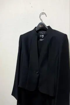 新品同様alamaステンカラーブラックフォーマルセットアップ9号