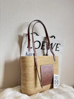 LOEWE ストロー トートバッグ ベージュのサムネイル
