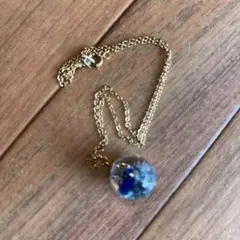 青と透明の花模様ペンダントネックレス