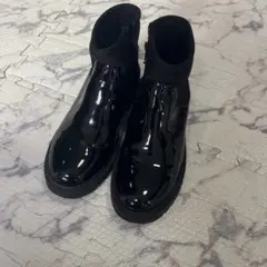 ZARA エナメルブーツ35 22.5のサムネイル