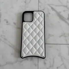 ホワイト キルティングiPhone15ケース　新品未使用