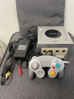 ゲームキューブ 本体 任天堂 シルバー コントローラー ソフト付