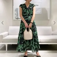 UNITED ARROWS】ギャザー フレンチスリーブ ワンピース 柄 - メルカリ