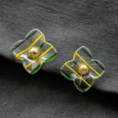 ♥ヴィンテージ イヤリング レトロ 花 樹脂 蛍光カラー クリア 透明