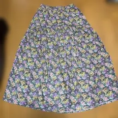 レディース　Mサイズ　ロングスカート花柄　お出かけに　ウエスト平置き32