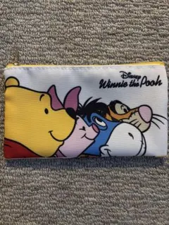 シークレット　ポーチ　ディズニーストア　プー