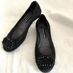 【希少】コンポジション9 スクエアビジュー付パンプス スエード　フラット　黒