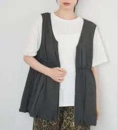新品未使用RETRO GIRL バルーンZIPベストのサムネイル