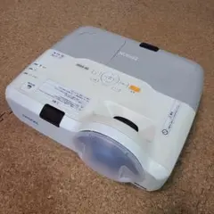 C56美品✨EPSON 短焦点 ビジネスプロジェクター 壁掛け対応！ 2026年
