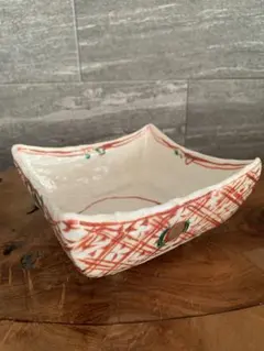 黒岩卓実　赤い模様の四角い皿 黒岩卓実 赤い模様の四角い皿