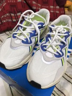 アディダス ランニングシューズ スニーカー