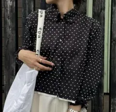 ëpa 黒ドット柄クロップドシャツ