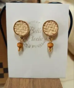 ピアス　春　ラタン　ウッド　揺れる