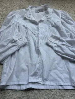 LAURA ASHLEY レース ピンタック フリルカラー 長袖ブラウス - メルカリ