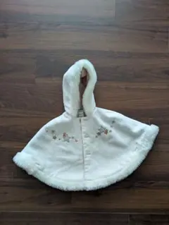 ファミリア　フード付きホワイトポンチョ