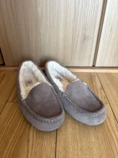 Purinari 様専用　　UGG グレー ジュ　スエード モカシン　24㎝