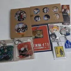 鬼滅の刃 、缶バッチ、アクリルキーホルダー、レトロ看板風チャームなど
