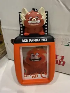 Happyくじ　PIXAR RED PANDA MEI カードホルダーのサムネイル