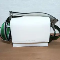 CHARLES & KEITH ホワイトショルダーバッグ