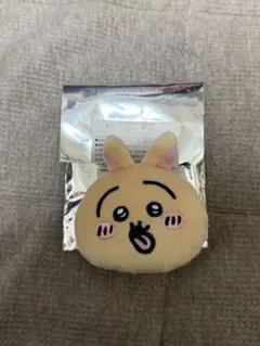 ちいかわ ノベルティ なかよしぬいぐるみバッジ うさぎ - メルカリ