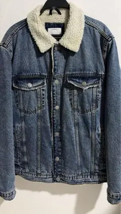 Bershka ボア襟付きデニムジャケット