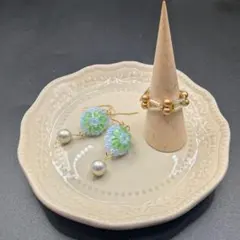 【ハンドメイド】ビーズフラワーのピアス ＆ ゴールドビーズリング セット