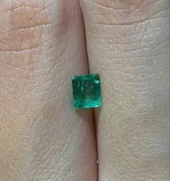天然エメラルド0.385カラット