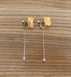 天然石風 イヤリング ロング 揺れる ゴールド