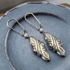 クリア×ゴールド×パールのクラシカルなピアス　キドニーフック式